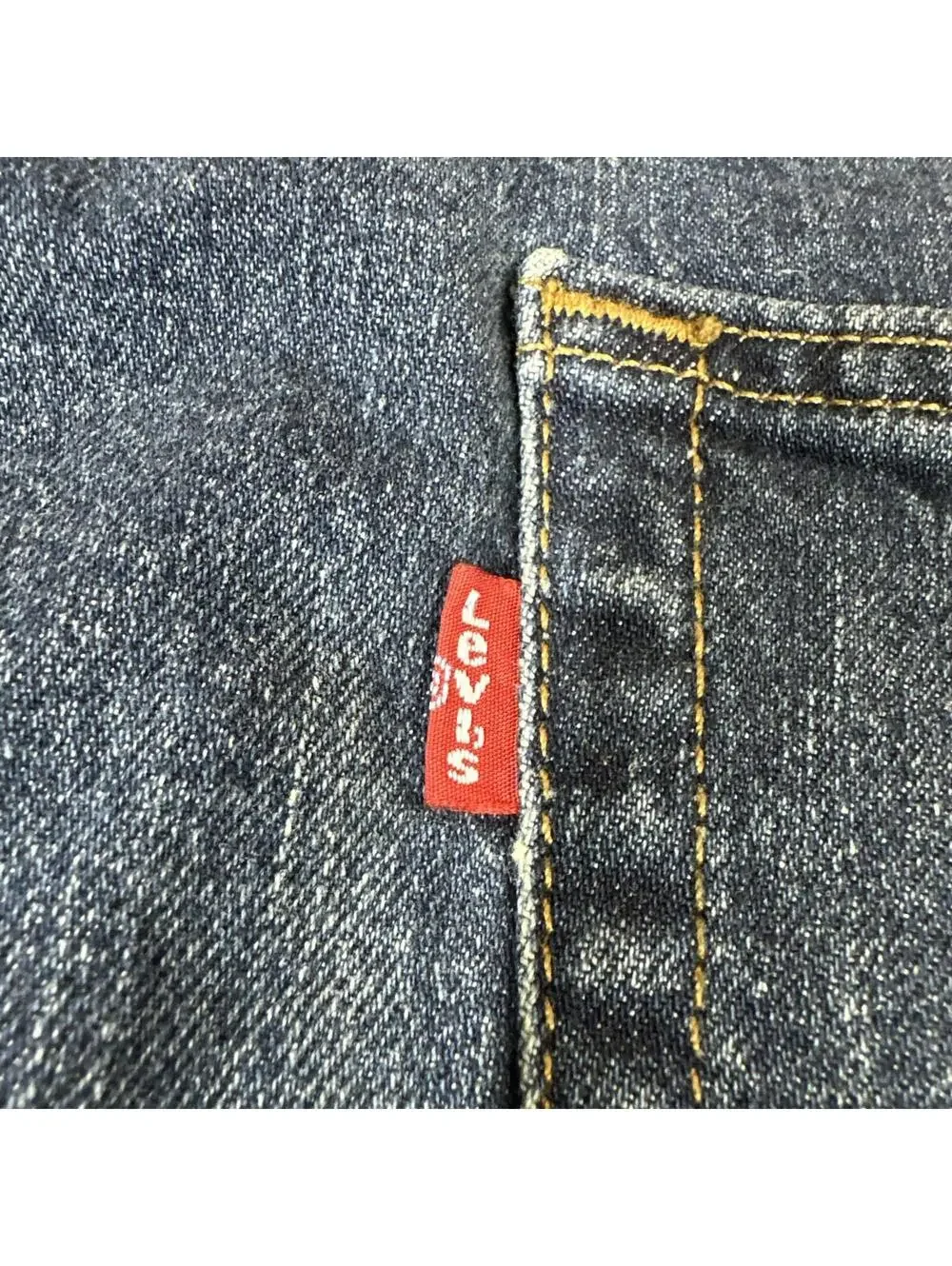 Levis levi 412